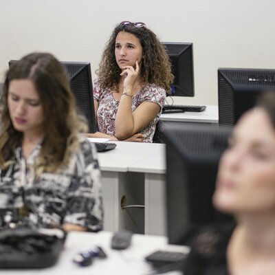 Zanfina Gashi, Female IT Training, American University of Kosovo (AUK), EYE Project | © Helvetas / Christian Bobst