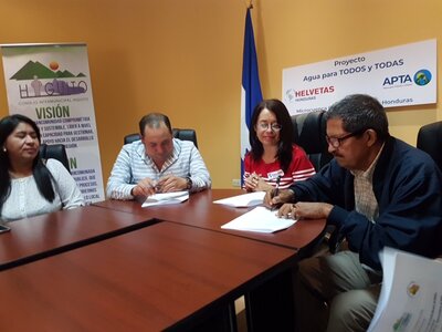 Firma de convenio de partenariado entre Helvetas Honduras, Consejo Intermunicipal Higuito - CIH y el Espacio Regional de Occidente Honduras - EROC | © Helvetas
