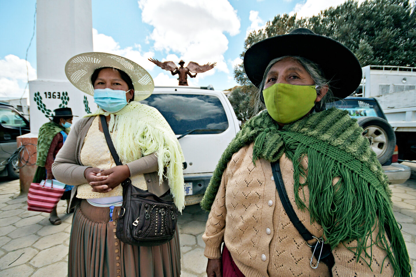 Helena Cordoba et Damiana Apaza à Porco, Bolivie. | © Christian Lombardi