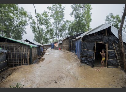 Der Regen macht den Boden sehr rutschig und gefährlich. | © Helvetas / Patrick Rohr