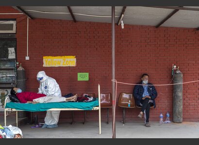 En attente de l’admission dans un service Covid-19 | © Helvetas / Narendra Shrestha