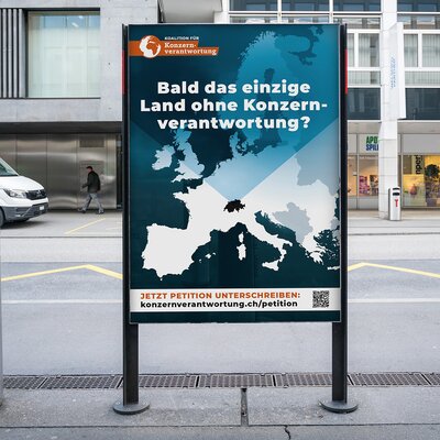 Plakat Koalition für Konzernverantwortung in Zug, Schweiz | © Flurin Bertschinger